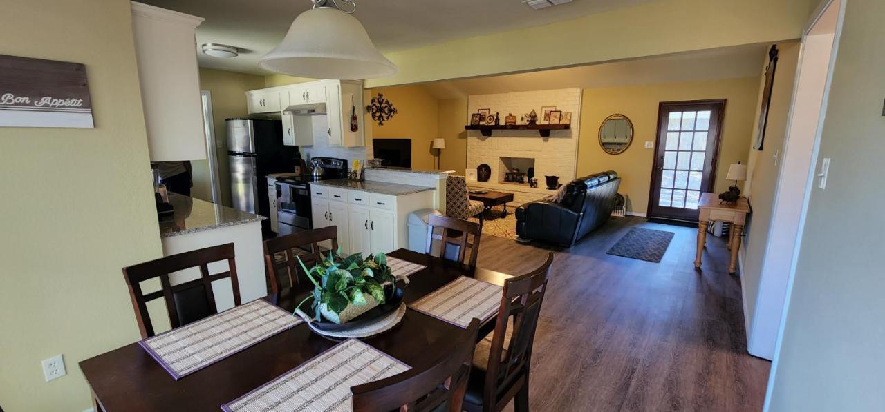The Cozy Corner House At Haltom City Texas エクステリア 写真